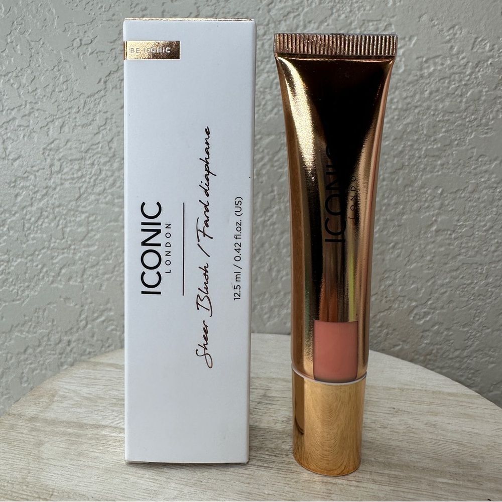 $15 🌙 Iconic London Sheer Blush In Cheeky Coral 🪸🆕 FULL SZ‎